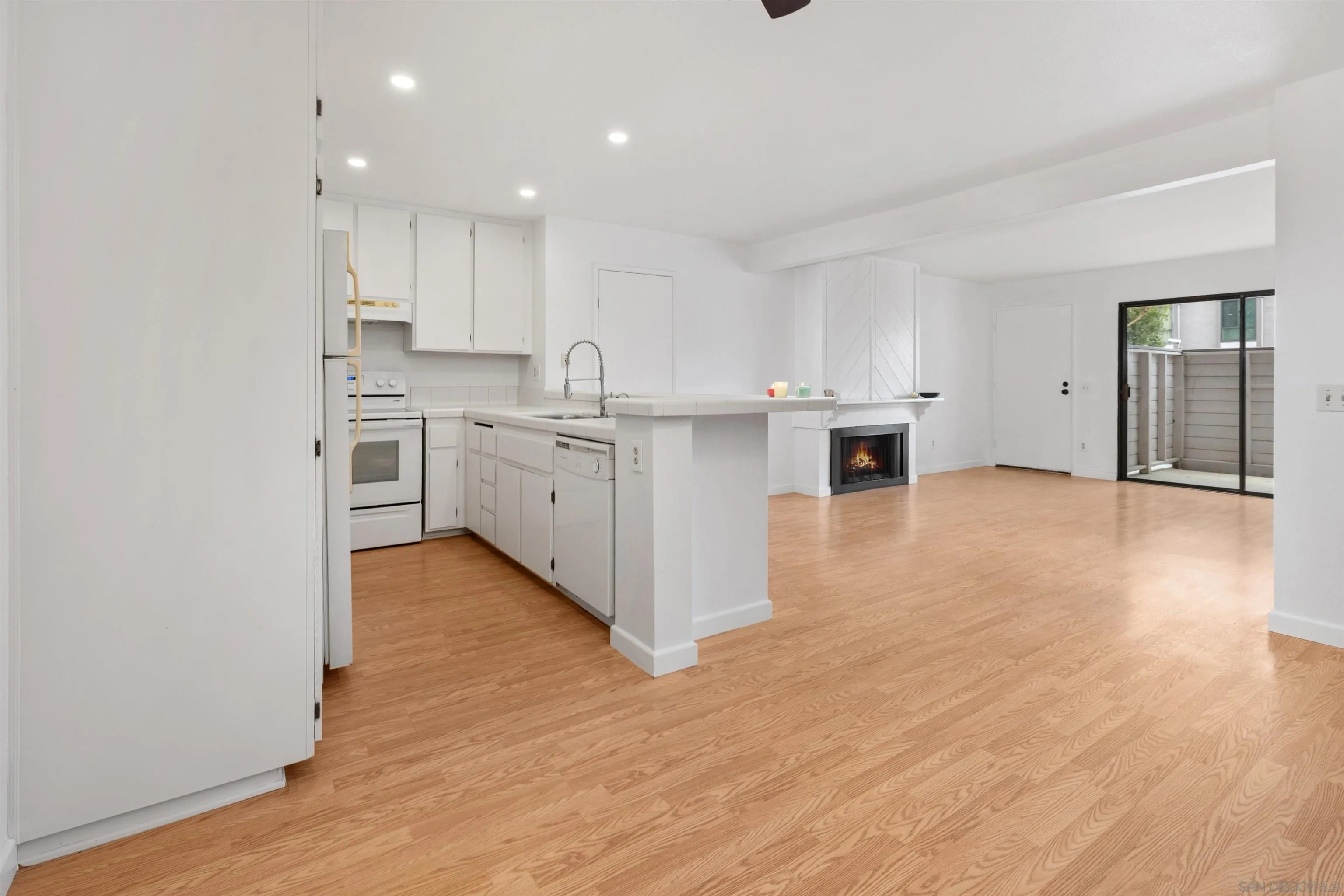 San Diego, California, 92123, United States, 3 Bedrooms Bedrooms, ,2 BathroomsBathrooms,Residential,For Sale,1897530
