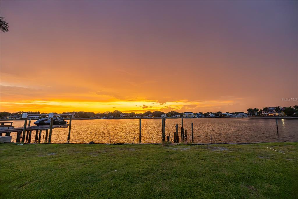 St Petersburg, Florida, 33704, United States, 6 Bedrooms Bedrooms, ,8 BathroomsBathrooms,Residential,For Sale,1897556