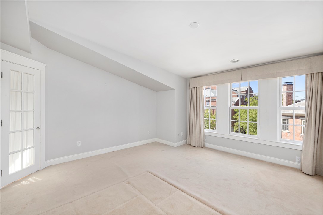 Providence, Rhode Island, 02903, United States, 2 Bedrooms Bedrooms, ,2 BathroomsBathrooms,Residential,For Sale,1868590