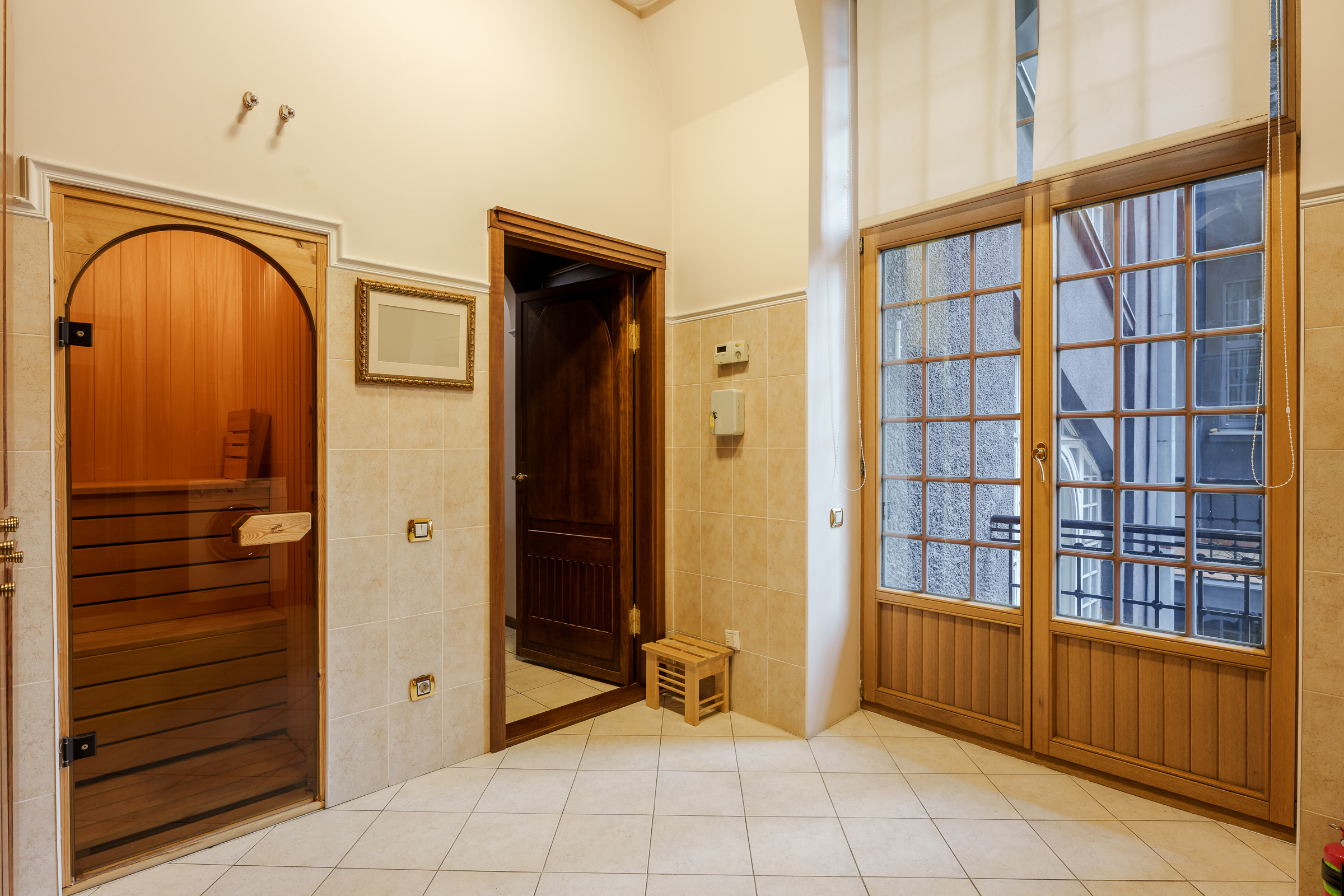  An elegant and spacious apartment in the Quiet Center - 物件實景