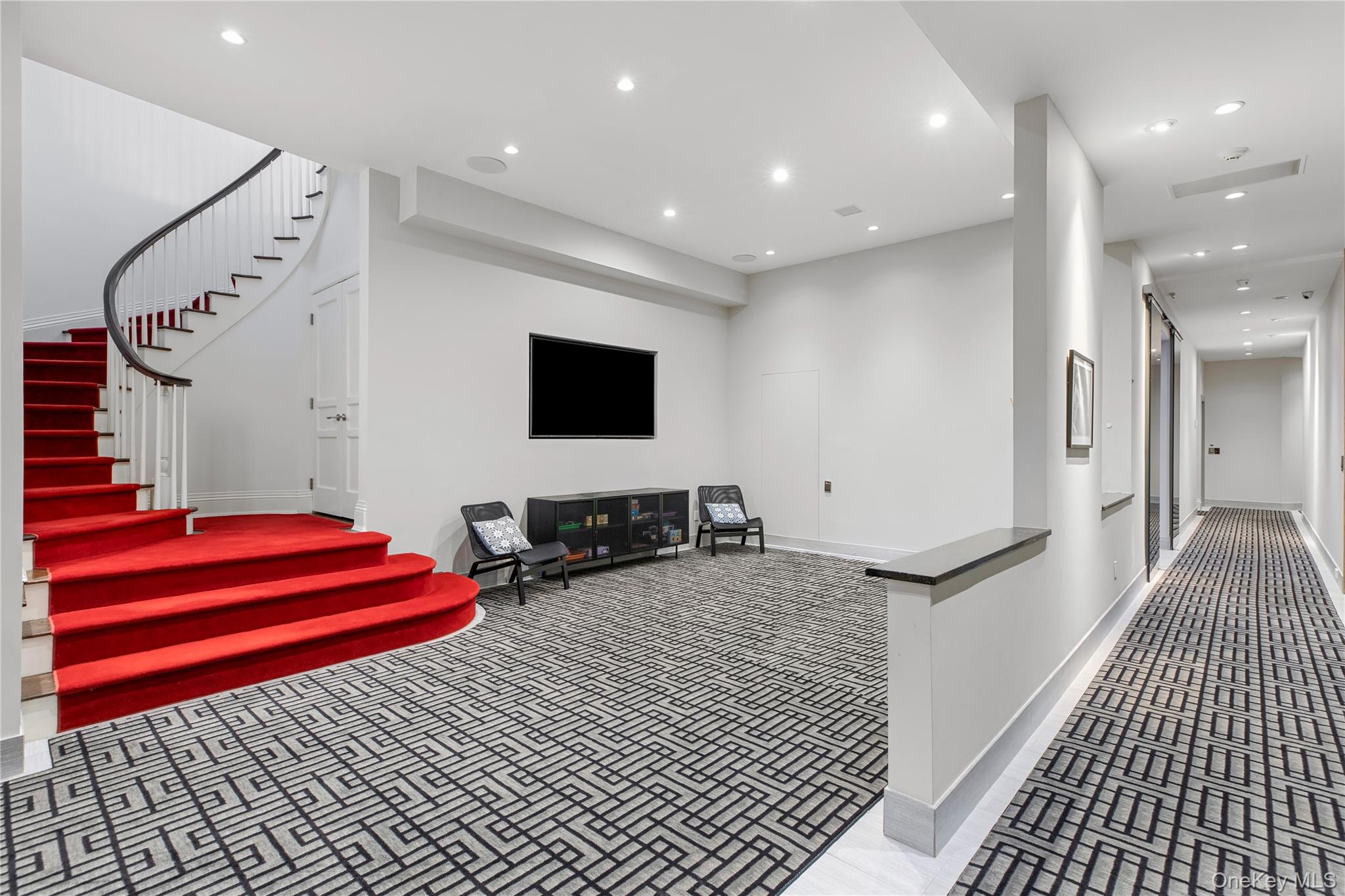  1 Hidden Pond Drive, Old Westbury, NY, 11568 - 物件實景