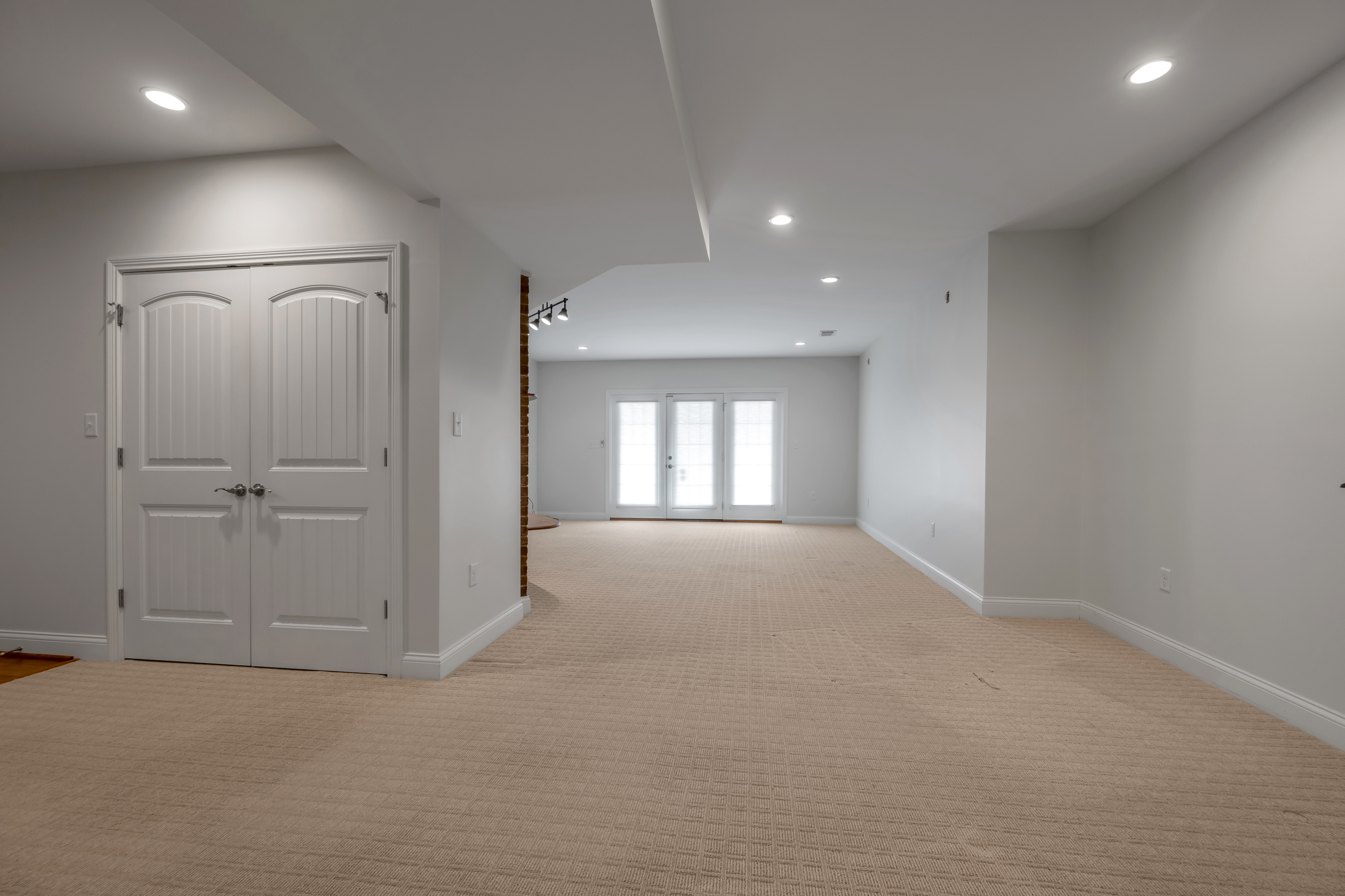  1962 Fort Harrods Drive - 物件實景