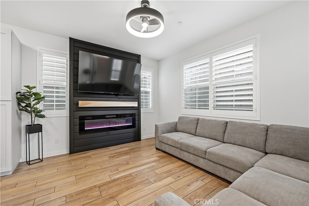 Fontana, California, 92336, United States, 3 Bedrooms Bedrooms, ,2 BathroomsBathrooms,Residential,For Sale,2037862