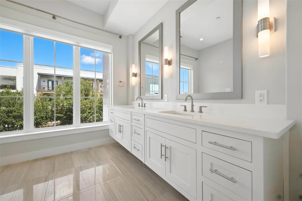 Dallas, Texas, 75204, United States, 3 Bedrooms Bedrooms, ,4 BathroomsBathrooms,Residential,For Sale,1905931