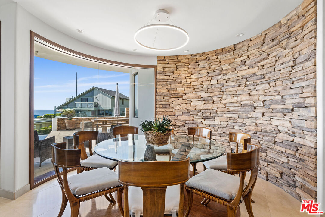Malibu, California, 90265, United States, 3 Bedrooms Bedrooms, ,4 BathroomsBathrooms,Residential,For Sale,1855948