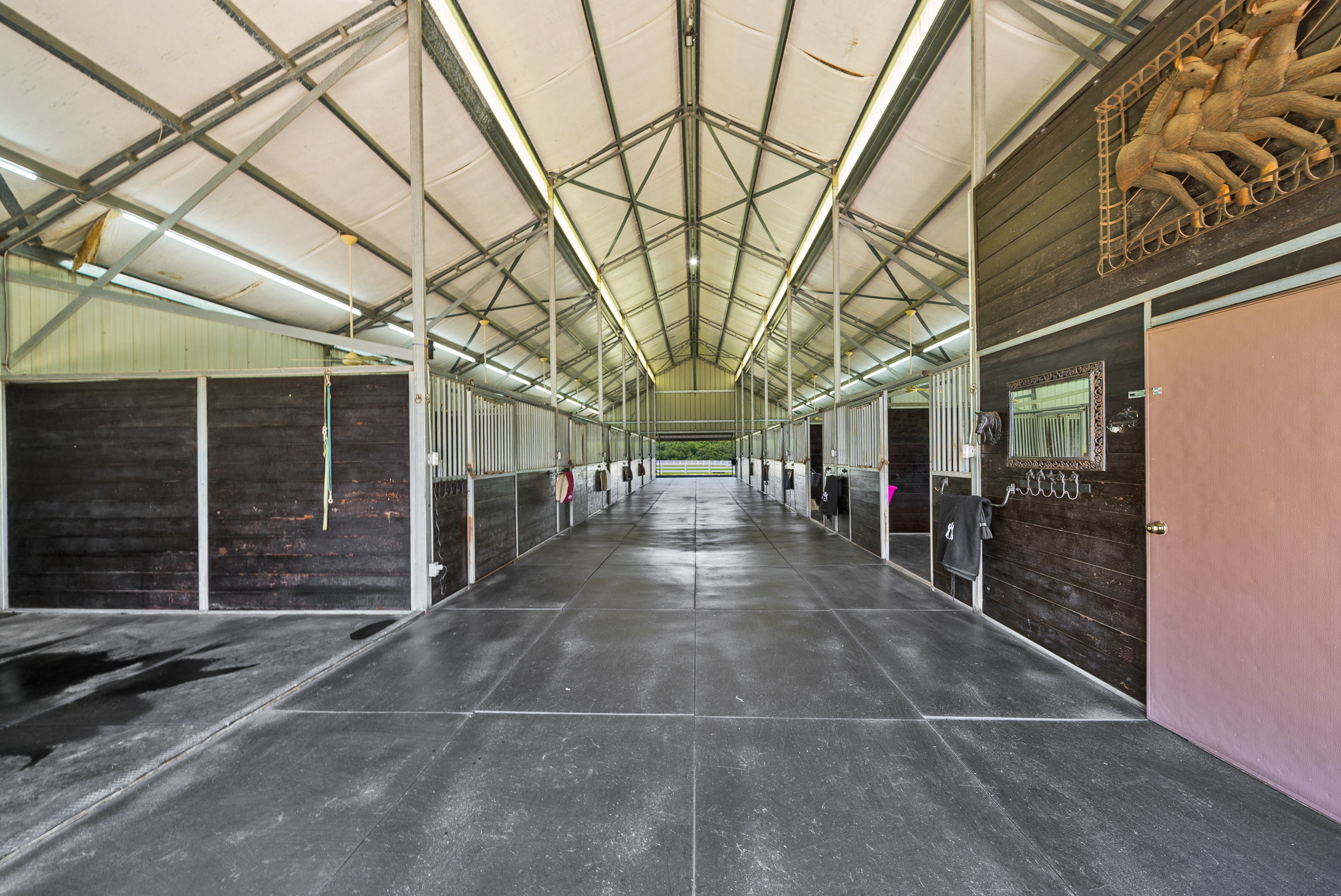  Horse Ranch With Immaculate Home And State-Of-The-Art Equestrian Facilities - 物件實景