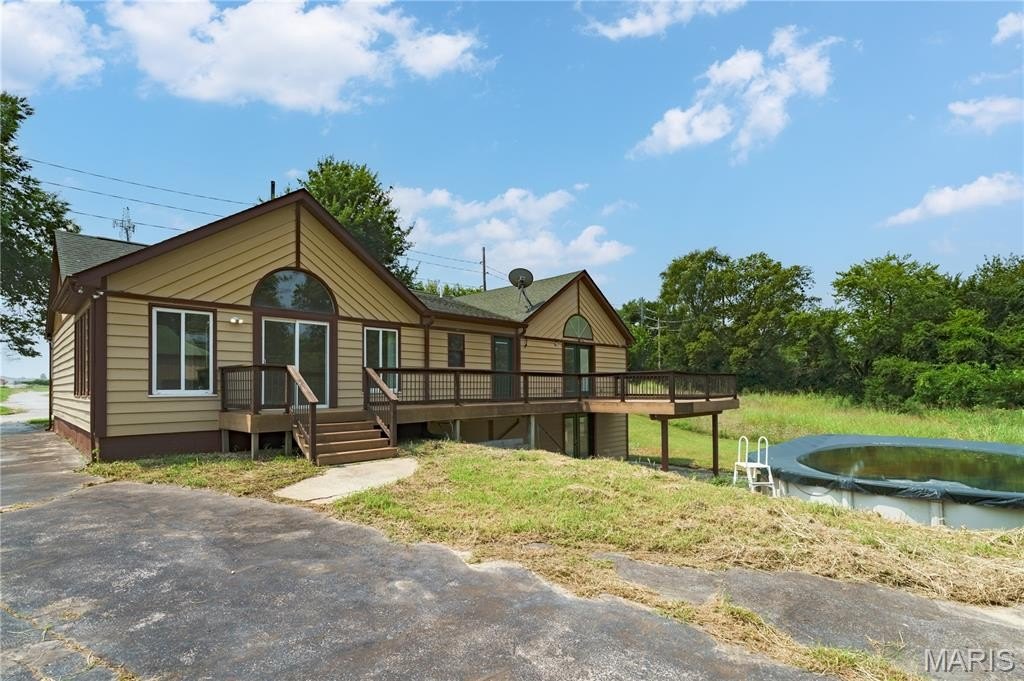 Edwardsville, Illinois, 62025, United States, 5 Bedrooms Bedrooms, ,4 BathroomsBathrooms,Residential,For Sale,1975622