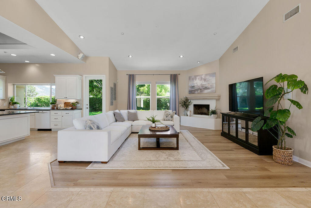 Camarillo, California, 93012, United States, 5 Bedrooms Bedrooms, ,4 BathroomsBathrooms,Residential,For Sale,1885935
