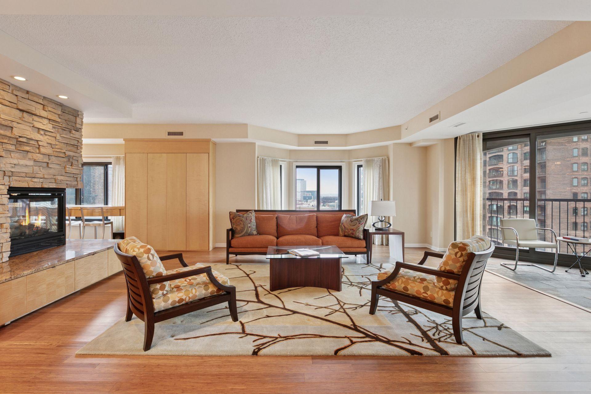 Minneapolis, Minnesota, 55403, United States, 2 Bedrooms Bedrooms, ,1 BathroomBathrooms,Residential,For Sale,1794027
