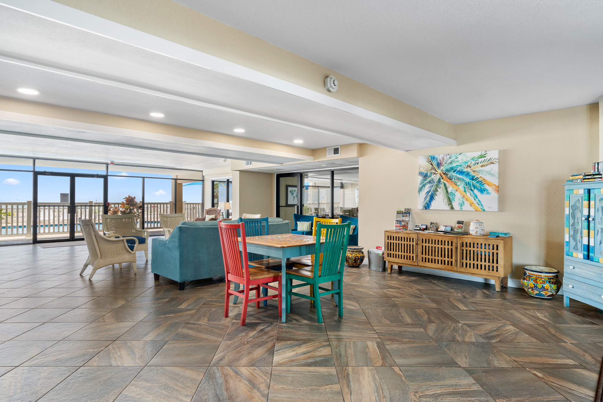  STUNNING WATERFRONT CONDO WITH MODERN UPDATES & SPECTACULAR VIEWS - 物件實景