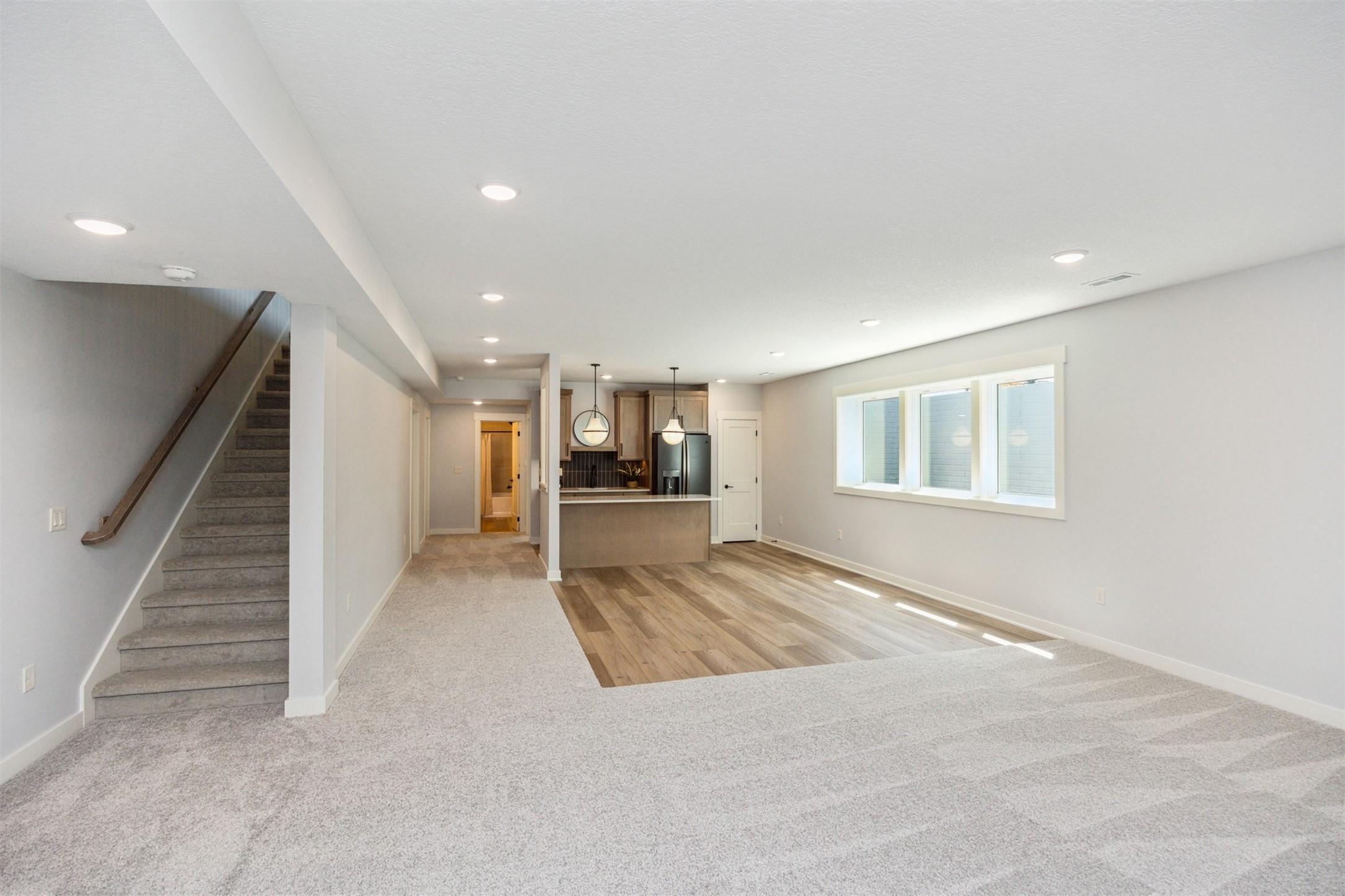 Clive, Iowa, 50325, United States, 4 Bedrooms Bedrooms, ,3 BathroomsBathrooms,Residential,For Sale,1927799