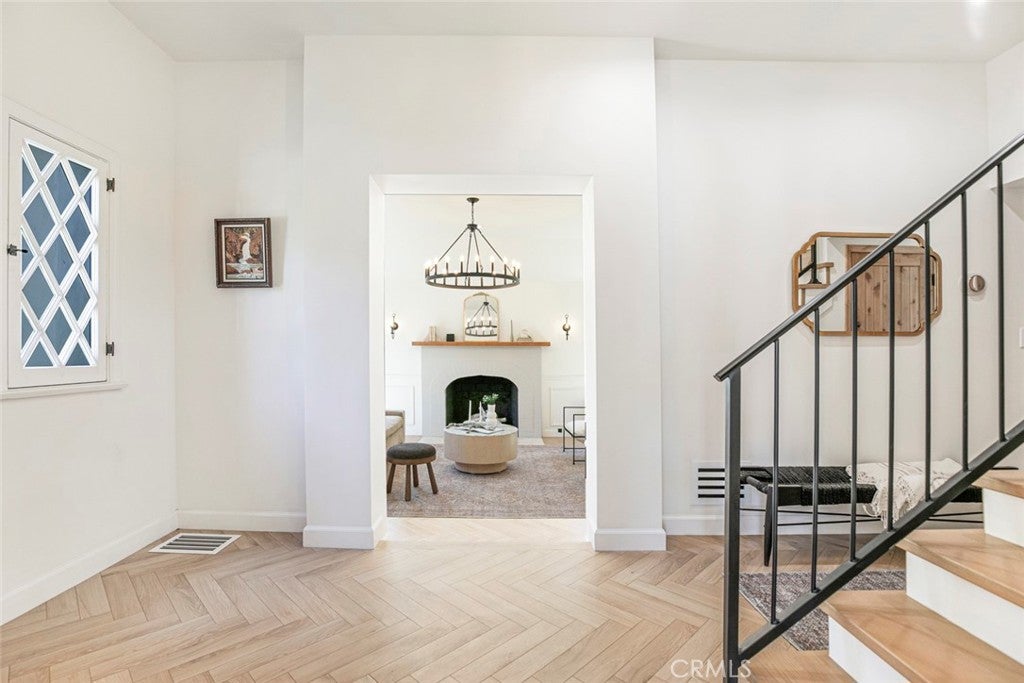 Los Angeles, California, 90027, United States, 4 Bedrooms Bedrooms, ,3 BathroomsBathrooms,Residential,For Sale,1942315