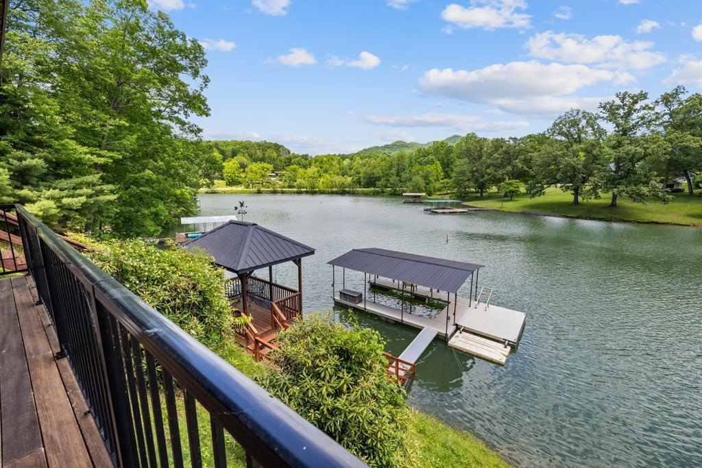Hayesville, North Carolina, 28904, United States, 3 Bedrooms Bedrooms, ,4 BathroomsBathrooms,Residential,For Sale,1831924