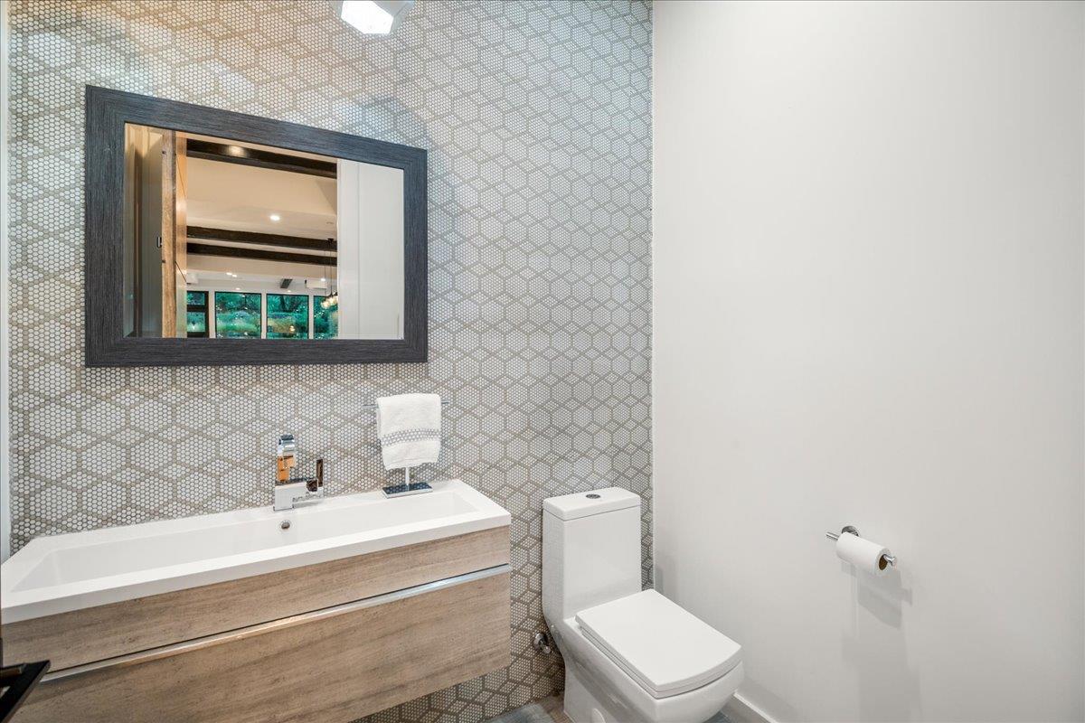 Saratoga, California, 95070, United States, 6 Bedrooms Bedrooms, ,11 BathroomsBathrooms,Residential,For Sale,1971416