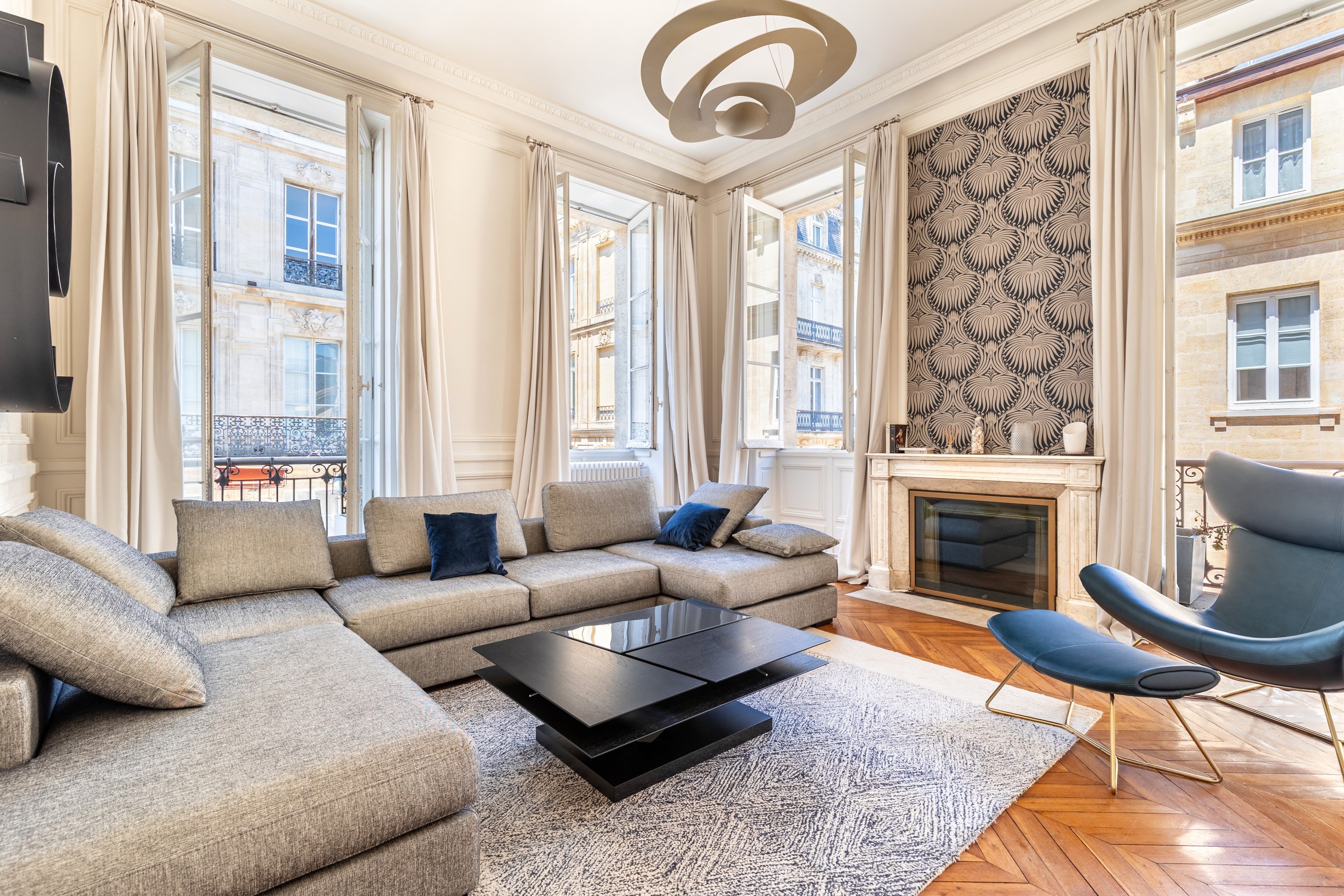  BORDEAUX CITY CENTER – ELEGANT TOWN FURNISHED APARTMENT WITH BALCONIES & ELEVAT… - 物件實景