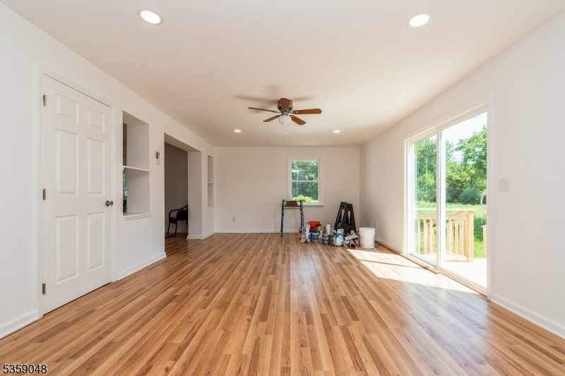 Franklin Twp., New Jersey, 08825, United States, 2 Bedrooms Bedrooms, ,3 BathroomsBathrooms,Residential,For Sale,1820941