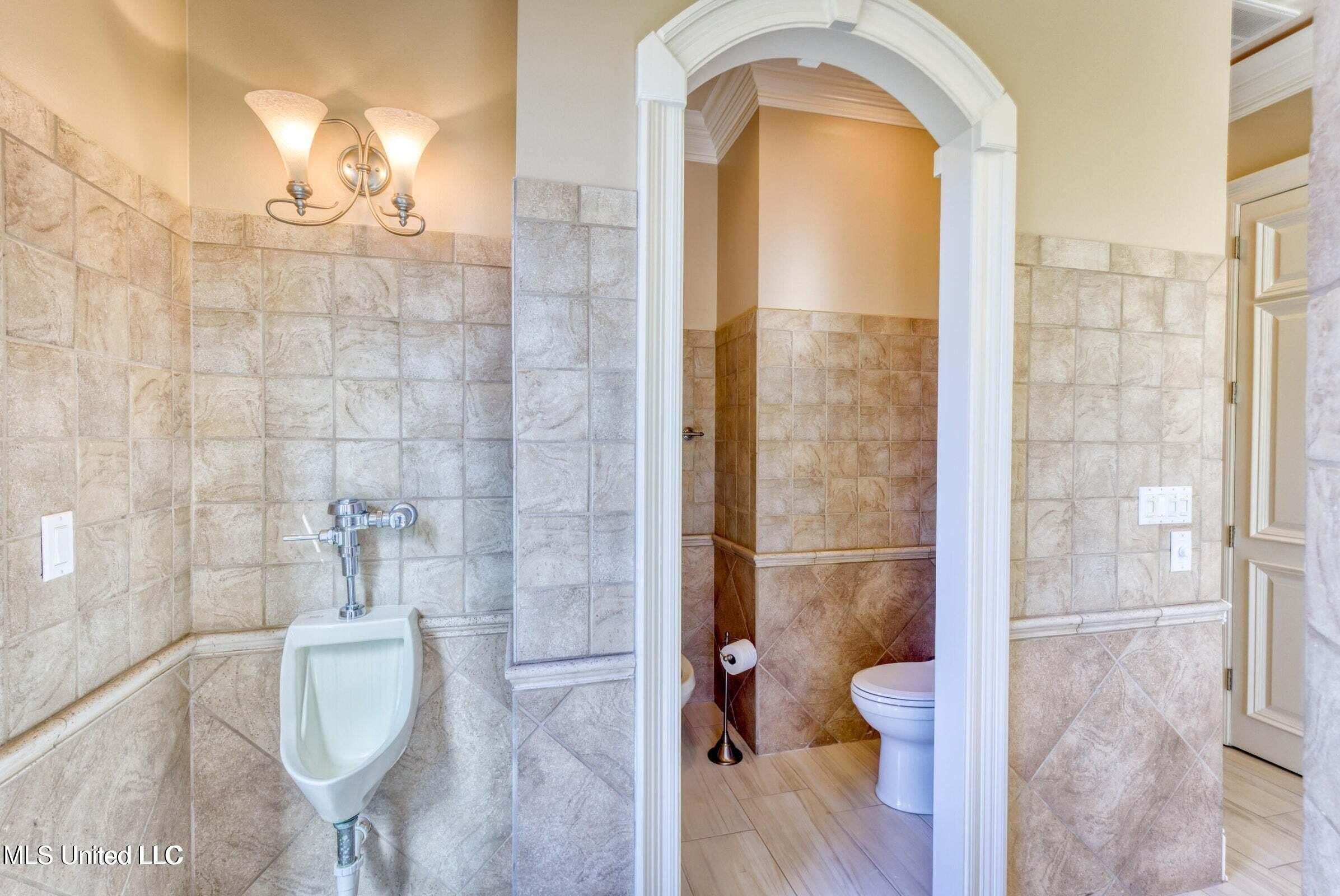 Diamondhead, Mississippi, 39525, United States, 6 Bedrooms Bedrooms, ,6 BathroomsBathrooms,Residential,For Sale,2005178