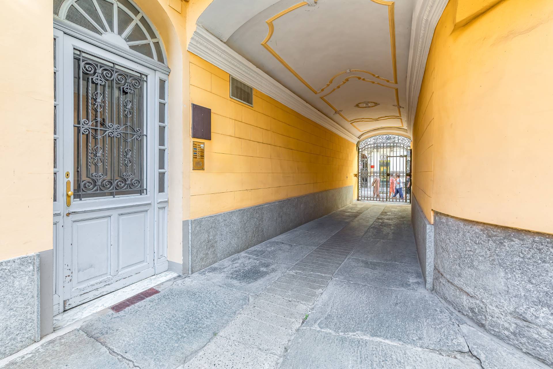 Torino, Torino, 10100, IT, 3 Bedrooms Bedrooms, ,1 BathroomBathrooms,Residential,For Sale,1925782