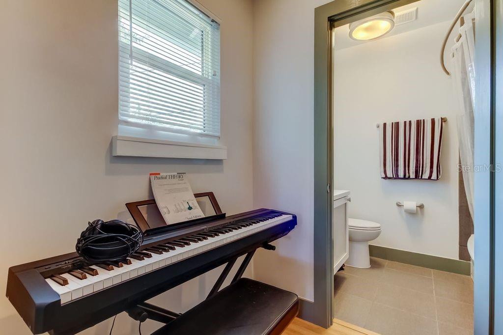 St Petersburg, Florida, 33701, United States, 3 Bedrooms Bedrooms, ,4 BathroomsBathrooms,Residential,For Sale,1895671