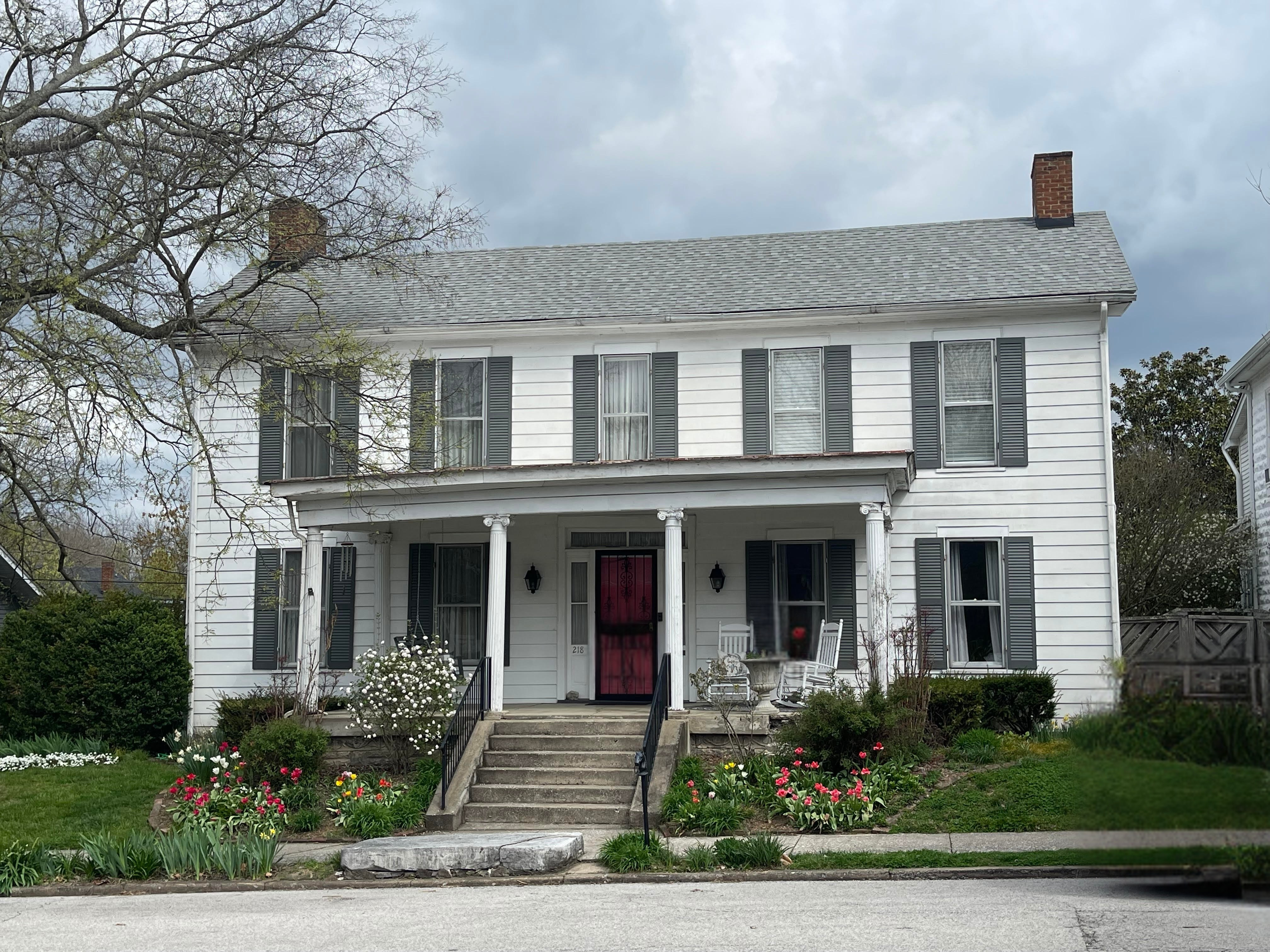 Frankfort, Kentucky, 40601, United States, 5 Bedrooms Bedrooms, ,3 BathroomsBathrooms,Residential,For Sale,1921363