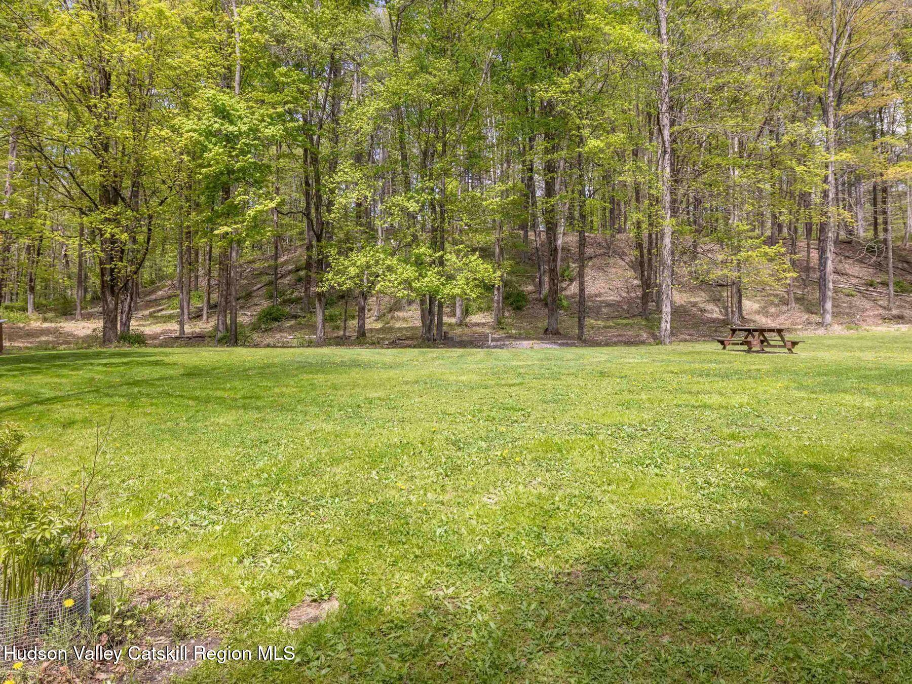 Stone Ridge, New York, 12484, United States, 4 Bedrooms Bedrooms, ,2 BathroomsBathrooms,Residential,For Sale,1804988