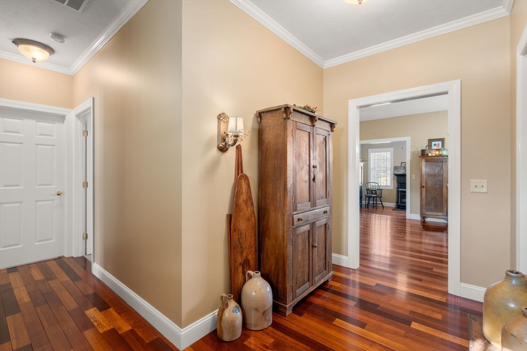 Uxbridge, Massachusetts, 01569, United States, 2 Bedrooms Bedrooms, ,2 BathroomsBathrooms,Residential,For Sale,2006333