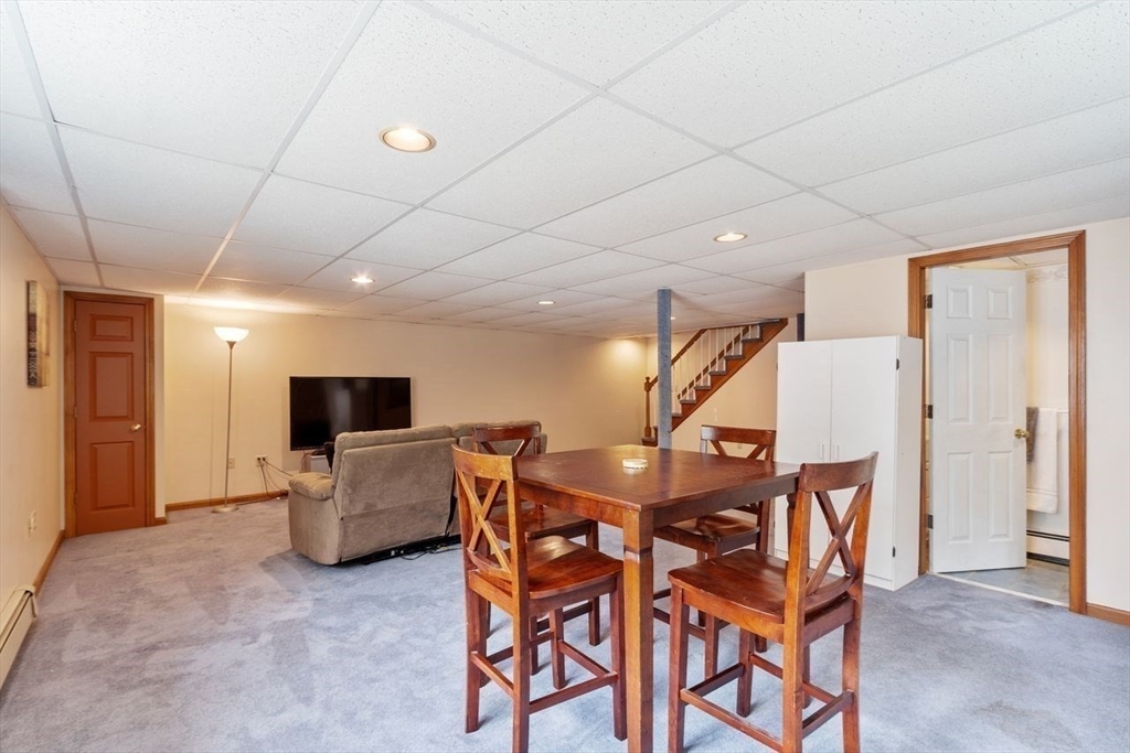 Peabody, Massachusetts, 01960, United States, 5 Bedrooms Bedrooms, ,4 BathroomsBathrooms,Residential,For Sale,1913730