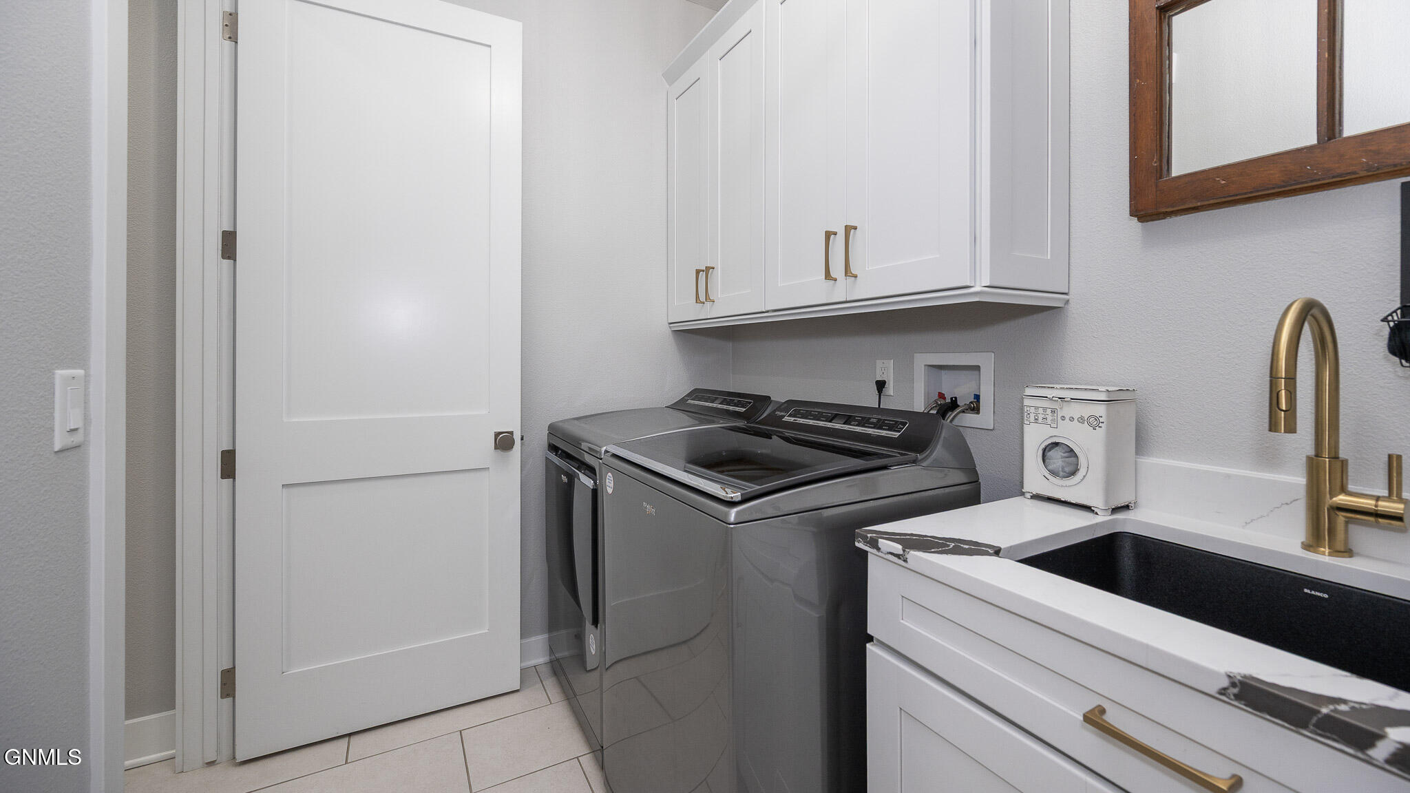 Bismarck, North Dakota, 58504, United States, 6 Bedrooms Bedrooms, ,4 BathroomsBathrooms,Residential,For Sale,1982102