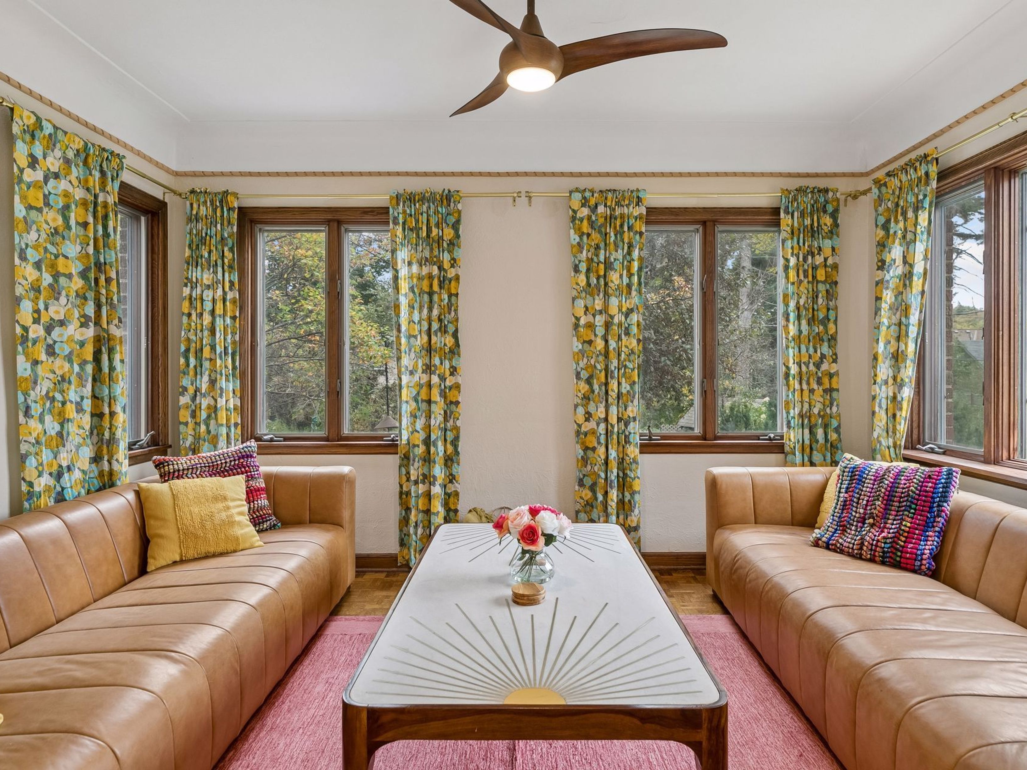  Timeless Colonial Charm with Como Lake Views - 物件實景