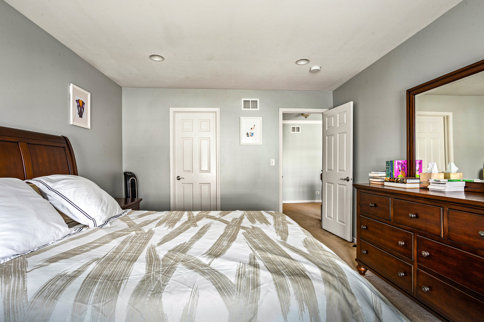 Bartlett, Illinois, 60103, United States, 4 Bedrooms Bedrooms, ,4 BathroomsBathrooms,Residential,For Sale,1950831