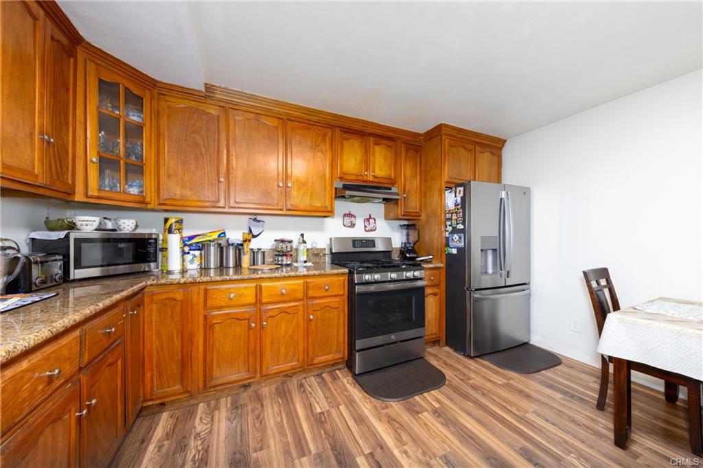 Los Angeles, California, 90011, United States, 6 Bedrooms Bedrooms, ,5 BathroomsBathrooms,Residential,For Sale,1974458