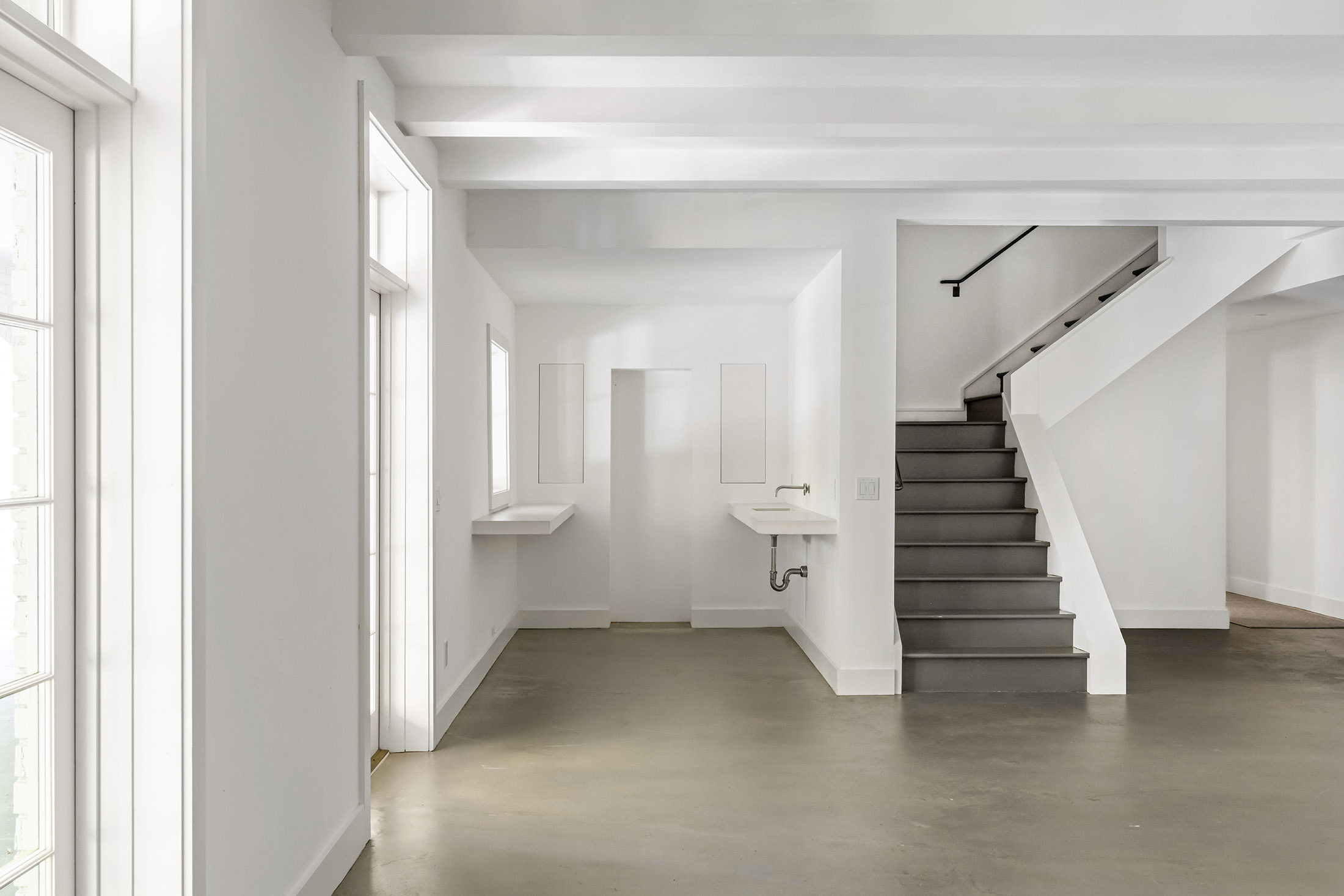  Timeless Architecture and Modern Livability Converge in Tuxedo Park Home - 物件實景