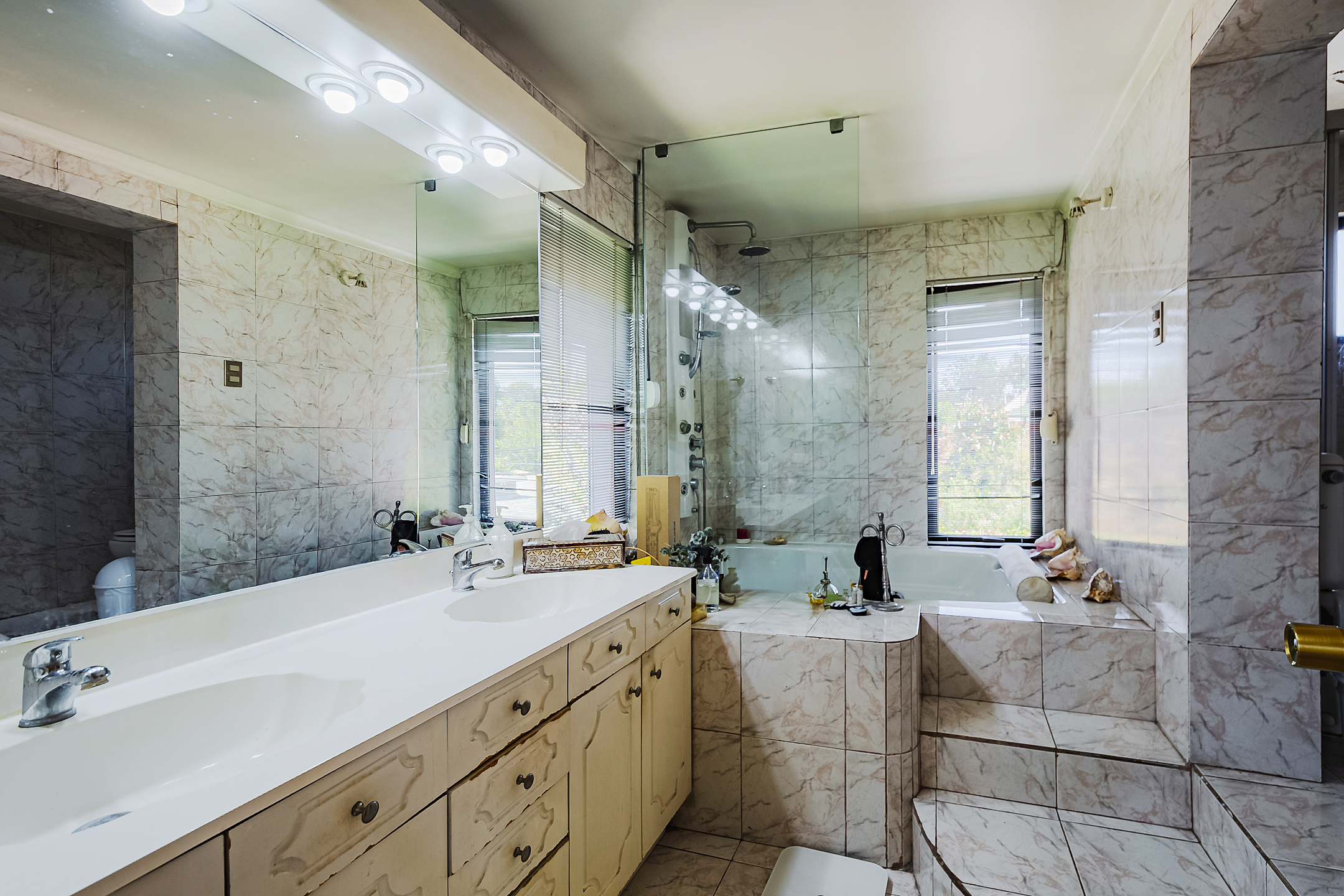  House for sale · 4 bedrooms · 3 bathrooms · Residential neighborhood - 物件實景