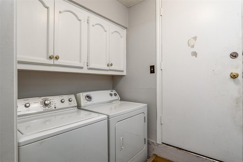 Dallas, Texas, 75229, United States, 6 Bedrooms Bedrooms, ,6 BathroomsBathrooms,Residential,For Sale,1940404