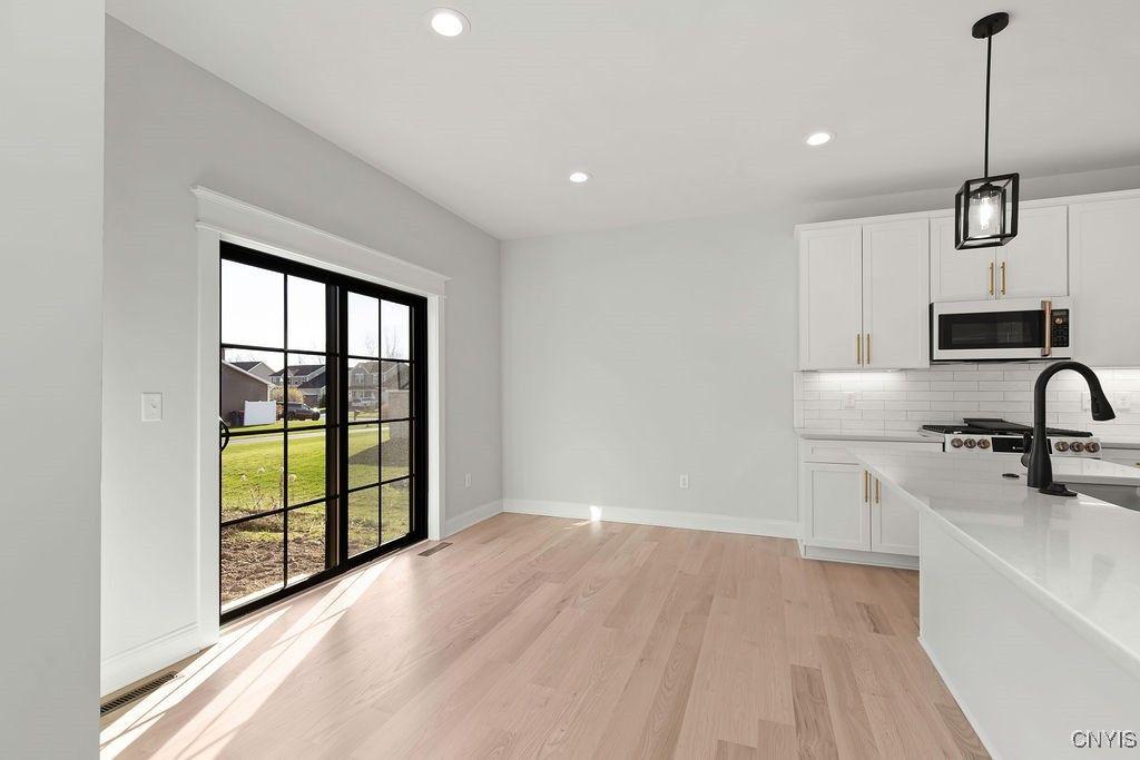 Baldwinsville, New York, 13027, United States, 3 Bedrooms Bedrooms, ,3 BathroomsBathrooms,Residential,For Sale,1746080