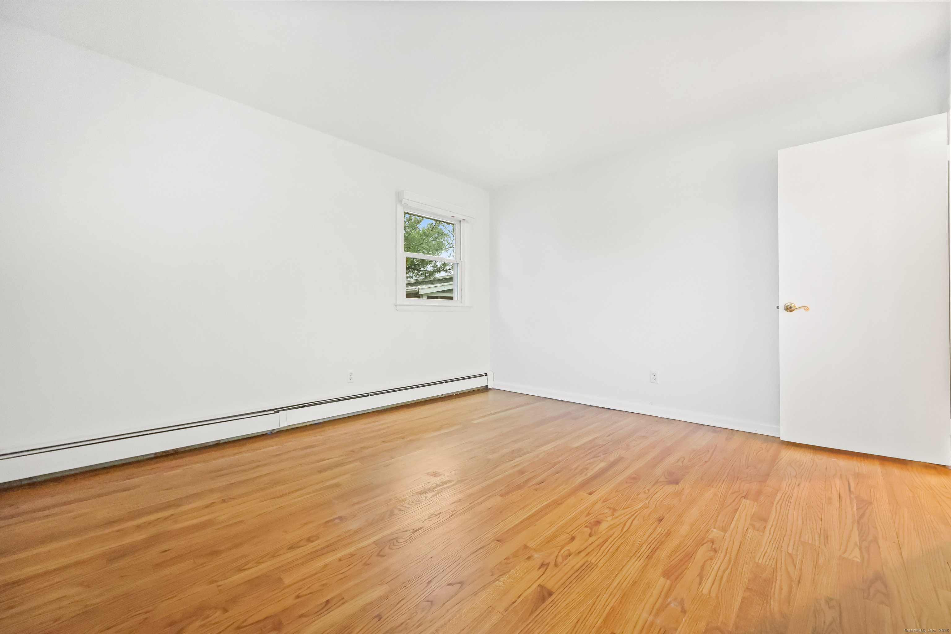 Stamford, Connecticut, 06902, United States, 6 Bedrooms Bedrooms, ,2 BathroomsBathrooms,Residential,For Sale,2003004