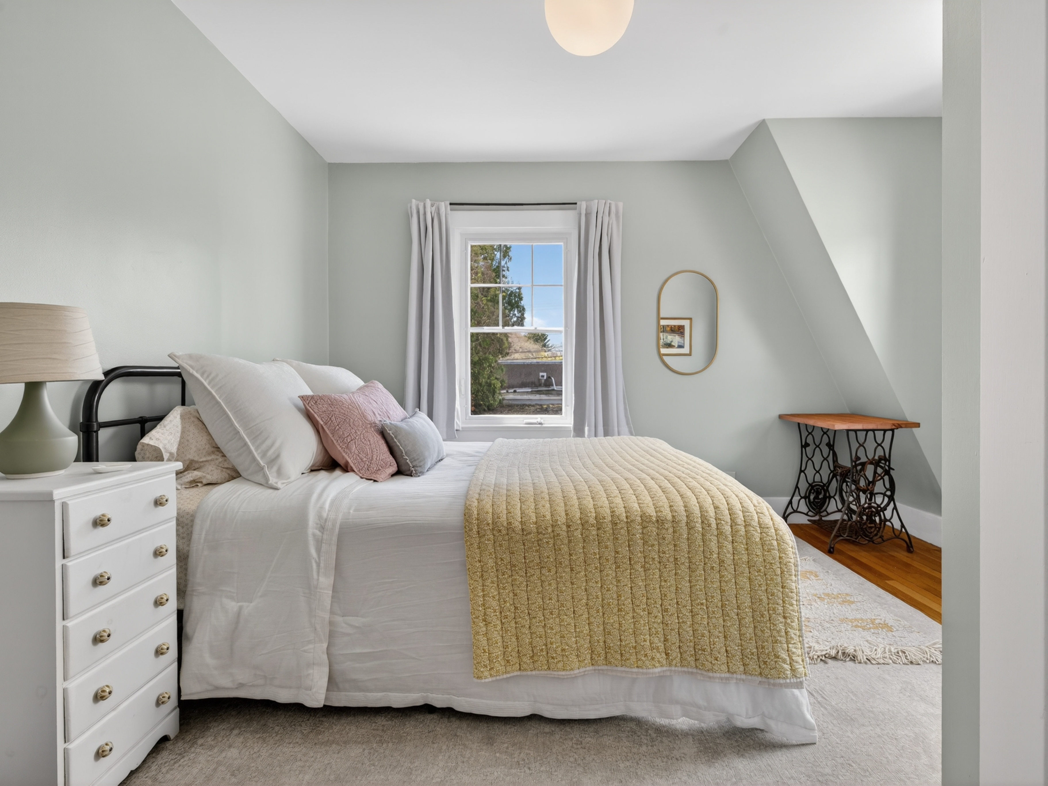  Charming 4-Bedroom Home in New London - 物件實景