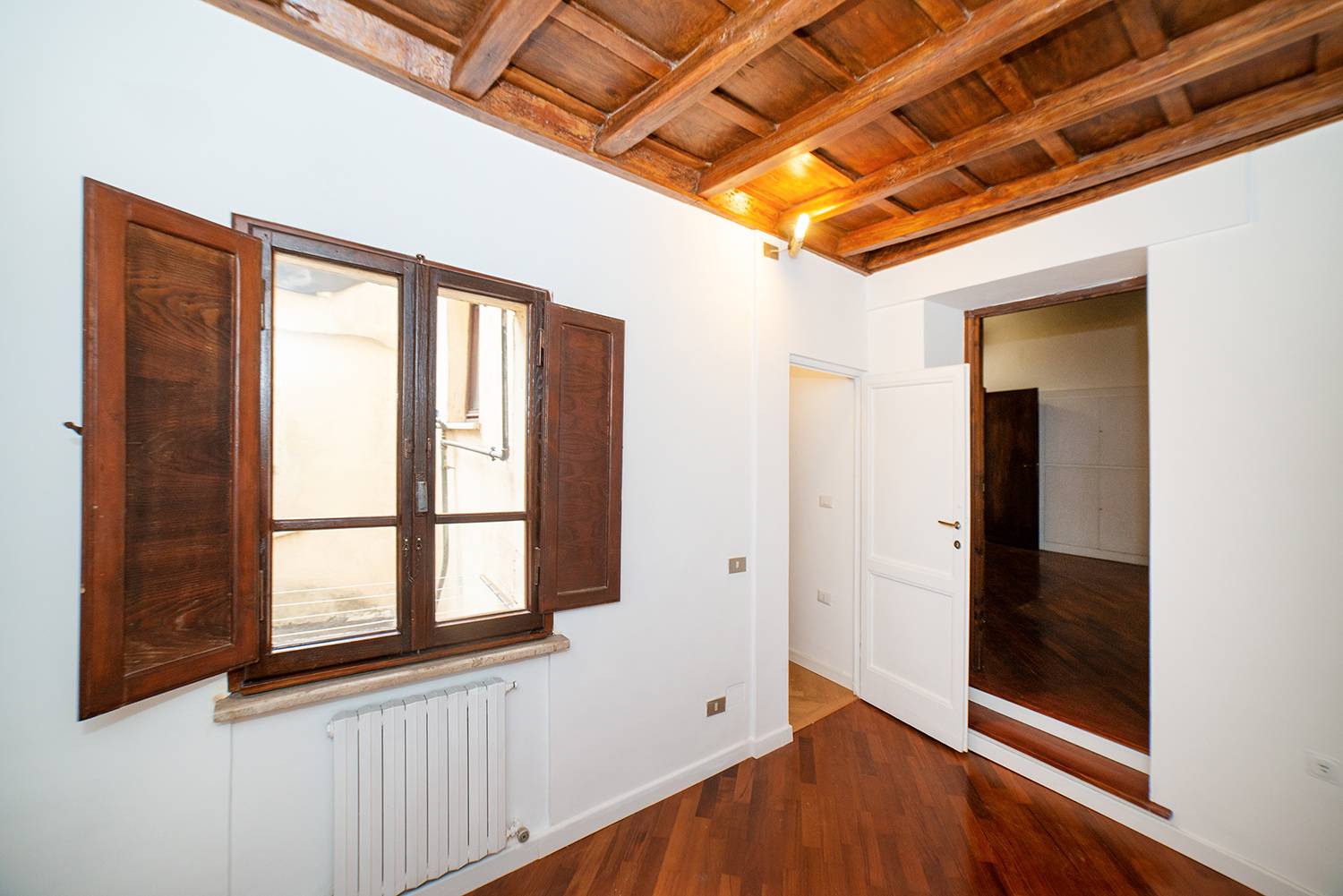 Roma, Roma, 00100, IT, 2 Bedrooms Bedrooms, ,1 BathroomBathrooms,Residential,For Sale,1695374