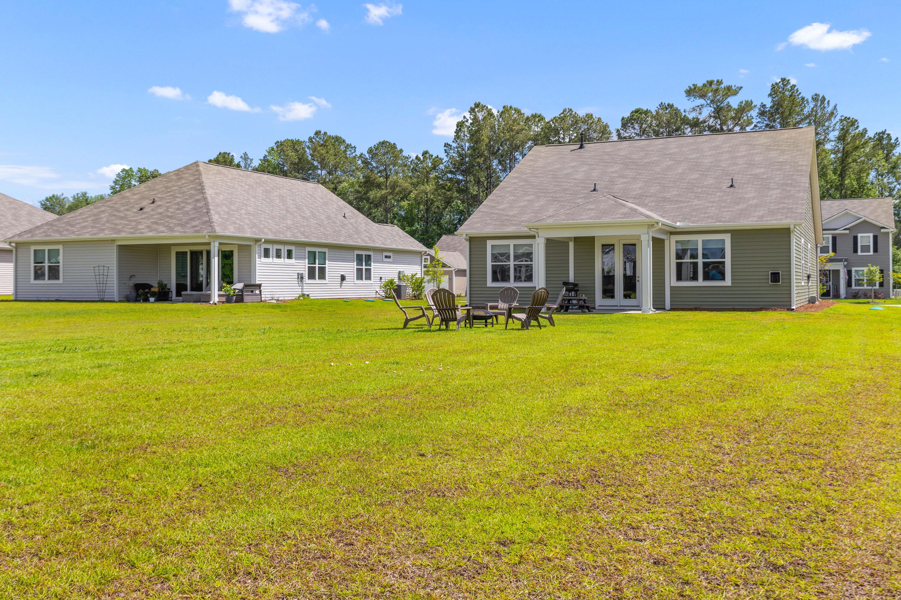 Huger, South Carolina, 29450, United States, 4 Bedrooms Bedrooms, ,2 BathroomsBathrooms,Residential,For Sale,1932638
