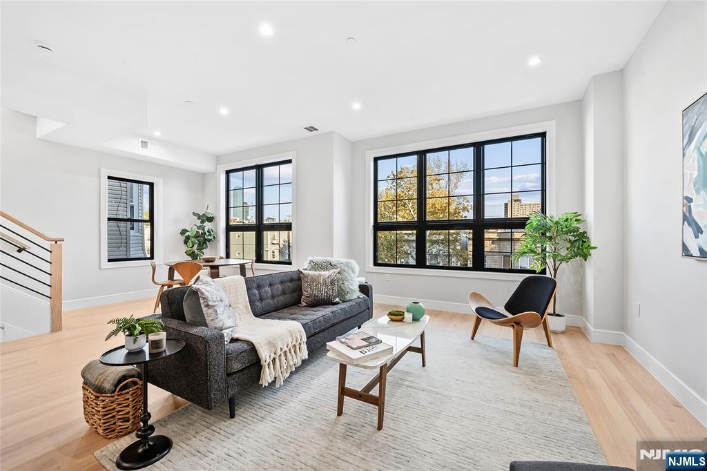 Jersey City, New Jersey, 07306, United States, 2 Bedrooms Bedrooms, ,2 BathroomsBathrooms,Residential,For Sale,1994666