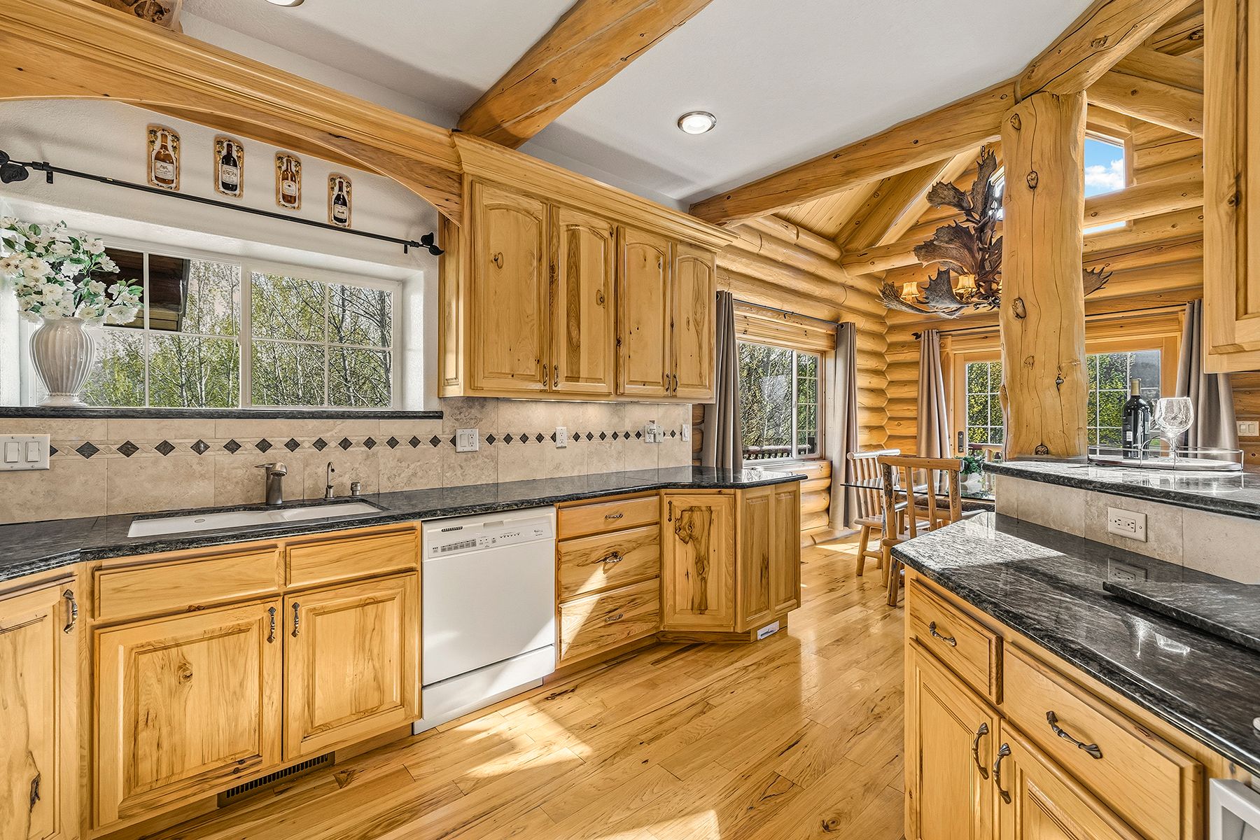  where  the mountains meet mccoy - 物件實景