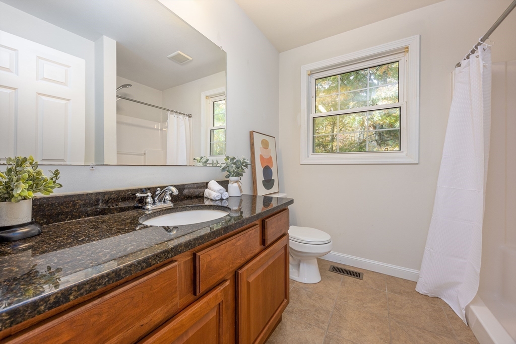 Billerica, Massachusetts, 01862, United States, 3 Bedrooms Bedrooms, ,3 BathroomsBathrooms,Residential,For Sale,1974390