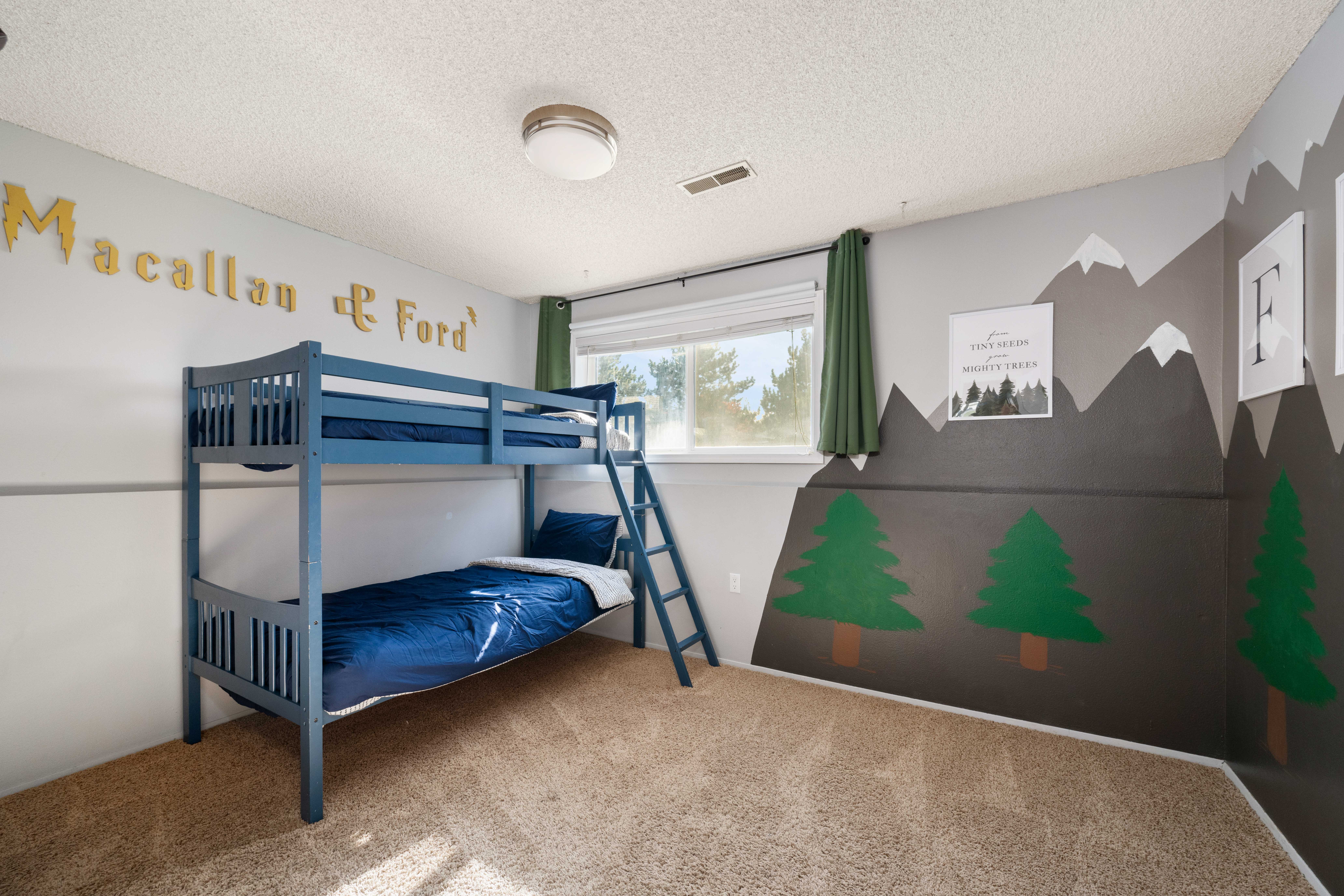  Updated, Move-In Ready, No HOA - 物件實景