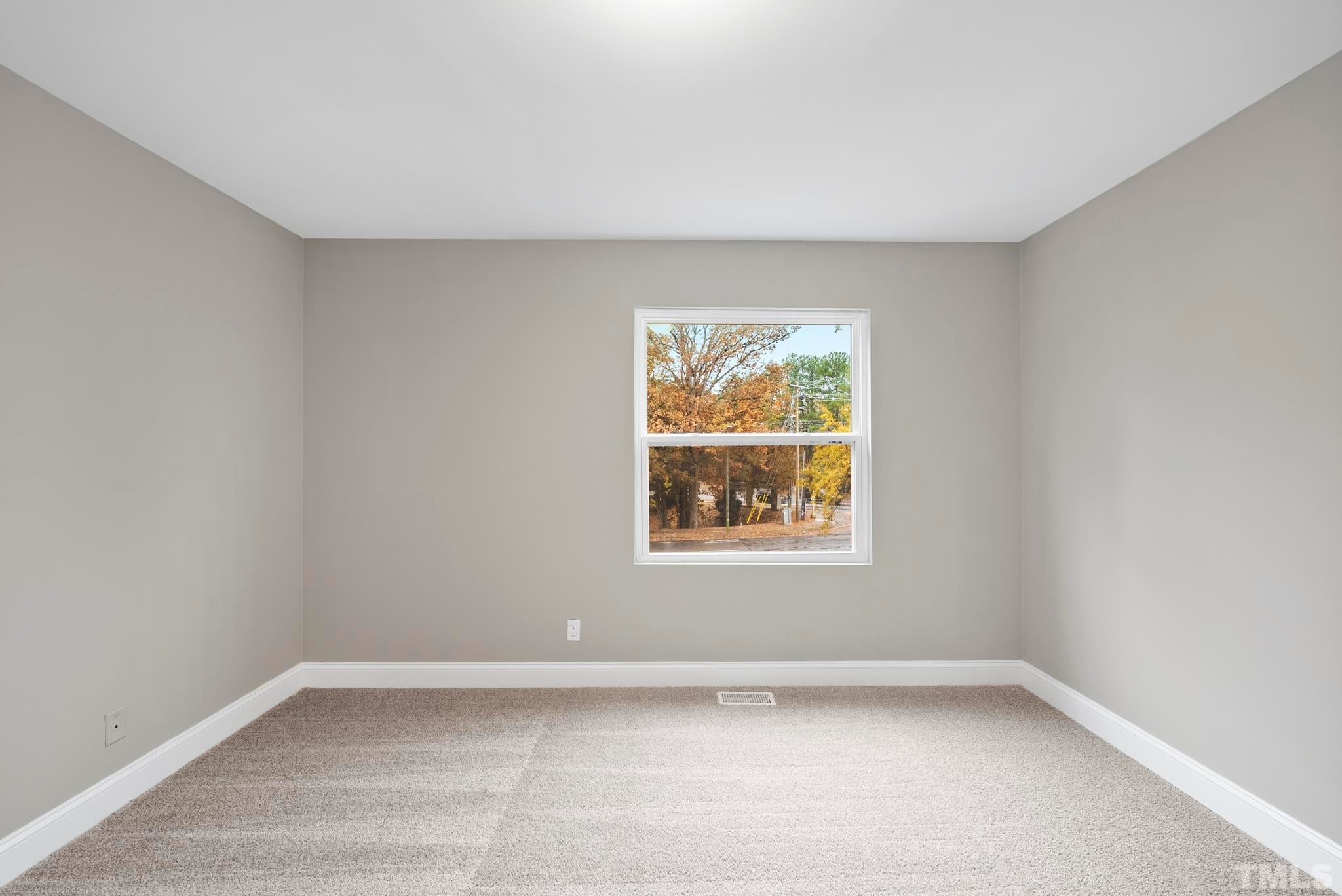 20 Lynn Road, Raleigh, North Carolina, 27609, United States, 4 Bedrooms Bedrooms, ,3 BathroomsBathrooms,Residential,For Sale,20 Lynn Road,1433287
