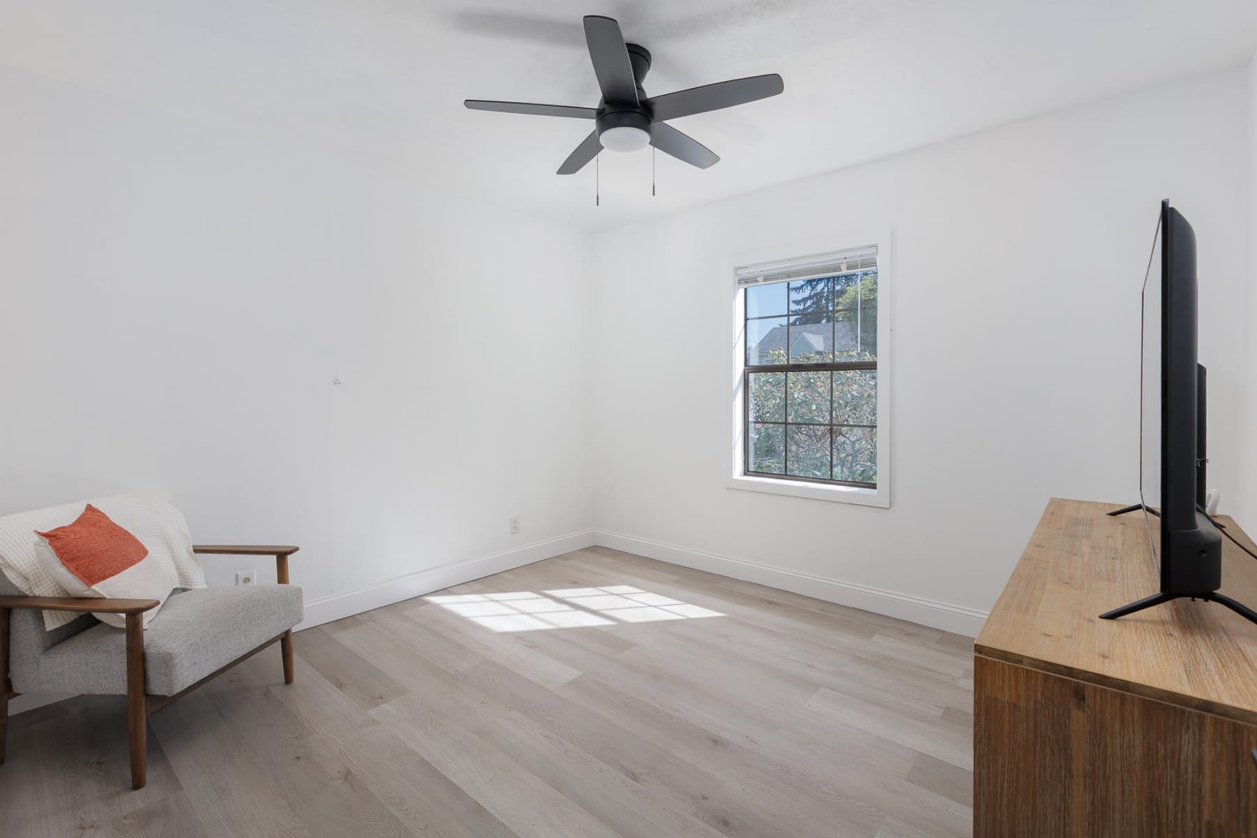  791 SE FIR ST Toledo, OR 97391 - 物件實景