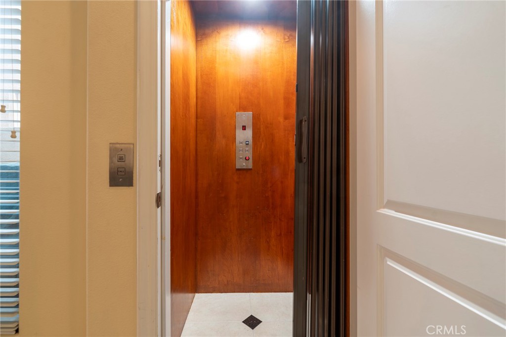 Huntington Beach, California, 92648, United States, 3 Bedrooms Bedrooms, ,4 BathroomsBathrooms,Residential,For Sale,1897780