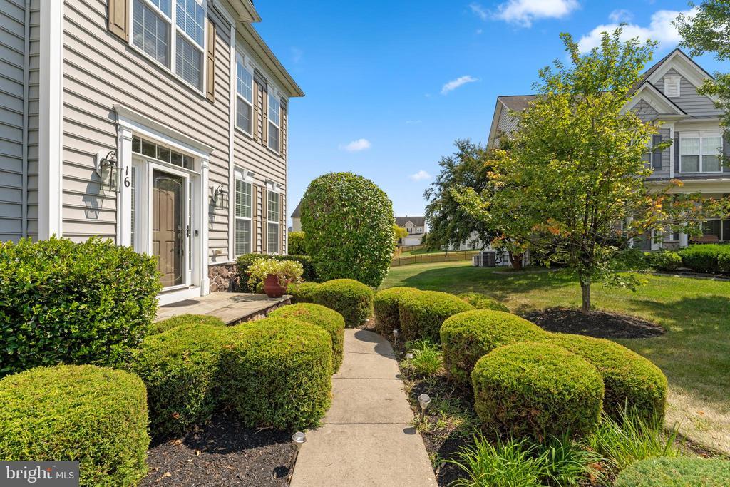 Stafford, Virginia, 22554, United States, 5 Bedrooms Bedrooms, ,4 BathroomsBathrooms,Residential,For Sale,1934341