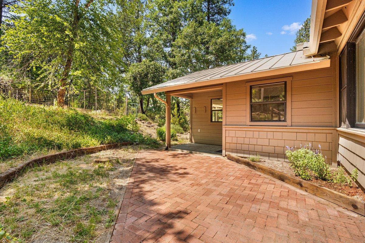 Nevada City, California, 95959, United States, 3 Bedrooms Bedrooms, ,3 BathroomsBathrooms,Residential,For Sale,1916379