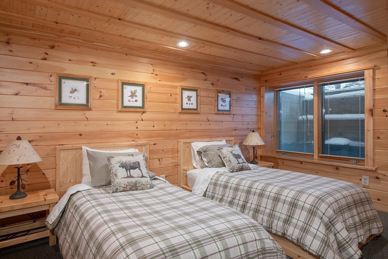 Watersmeet, Michigan, 49969, United States, 4 Bedrooms Bedrooms, ,3 BathroomsBathrooms,Residential,For Sale,1979345