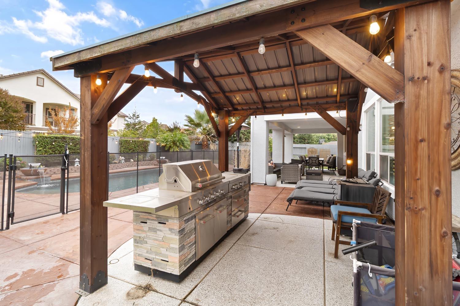 Elk Grove, California, 95757, United States, 5 Bedrooms Bedrooms, ,5 BathroomsBathrooms,Residential,For Sale,2001811